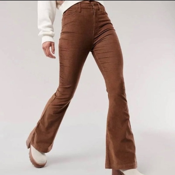 NWT Hollister Ultra High-Rise Corduroy Flare Pants, 3 Regular/26 Waist, brown - Picture 1 of 4