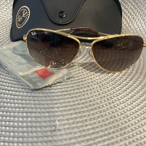 Ray-Ban Gold Frame Aviator Sunglasses