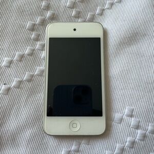 Apple iPod touch 4